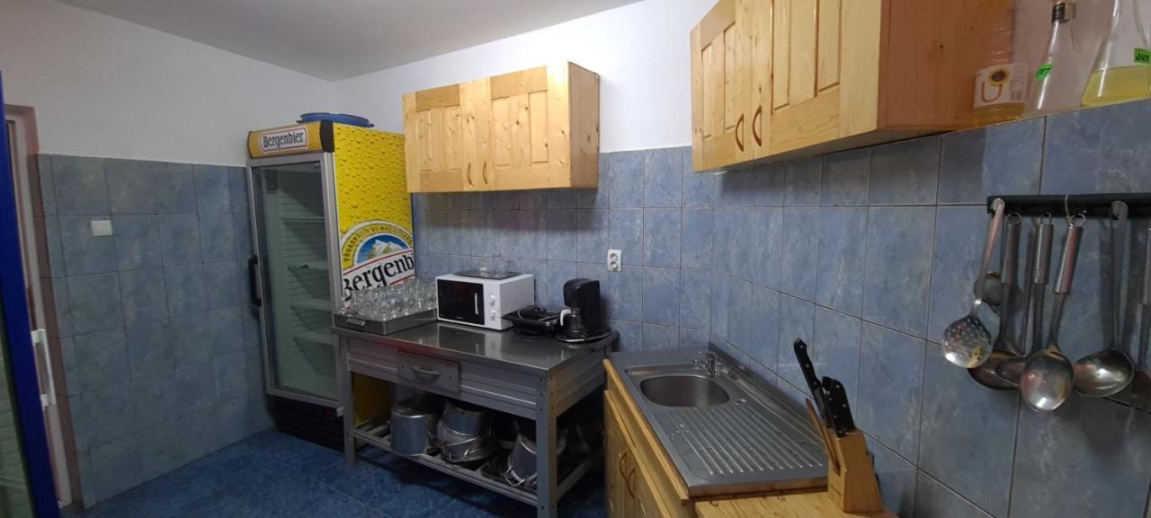 Pensiunea Aurora - Great Hostel فوينياسا المظهر الخارجي الصورة