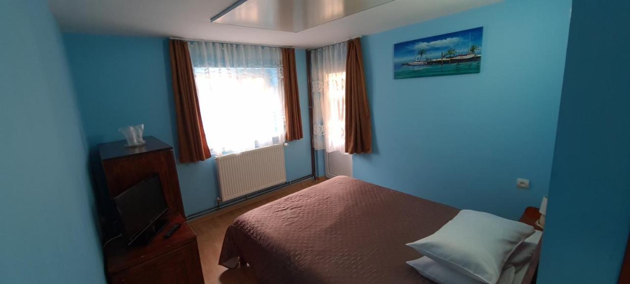 Pensiunea Aurora - Great Hostel فوينياسا المظهر الخارجي الصورة