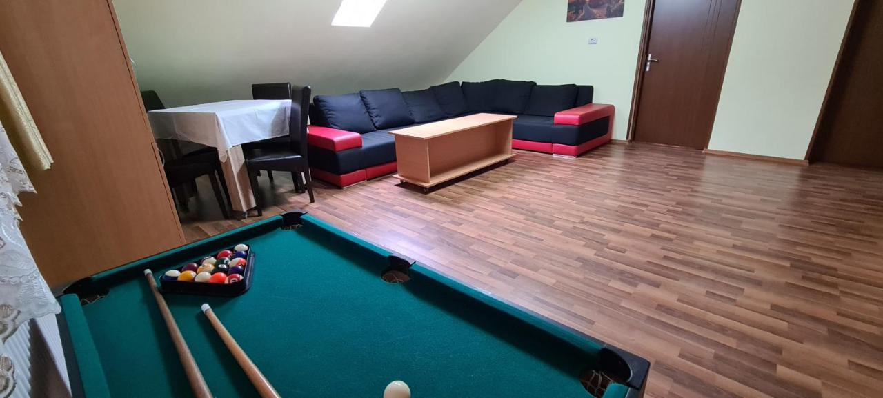 Pensiunea Aurora - Great Hostel فوينياسا المظهر الخارجي الصورة