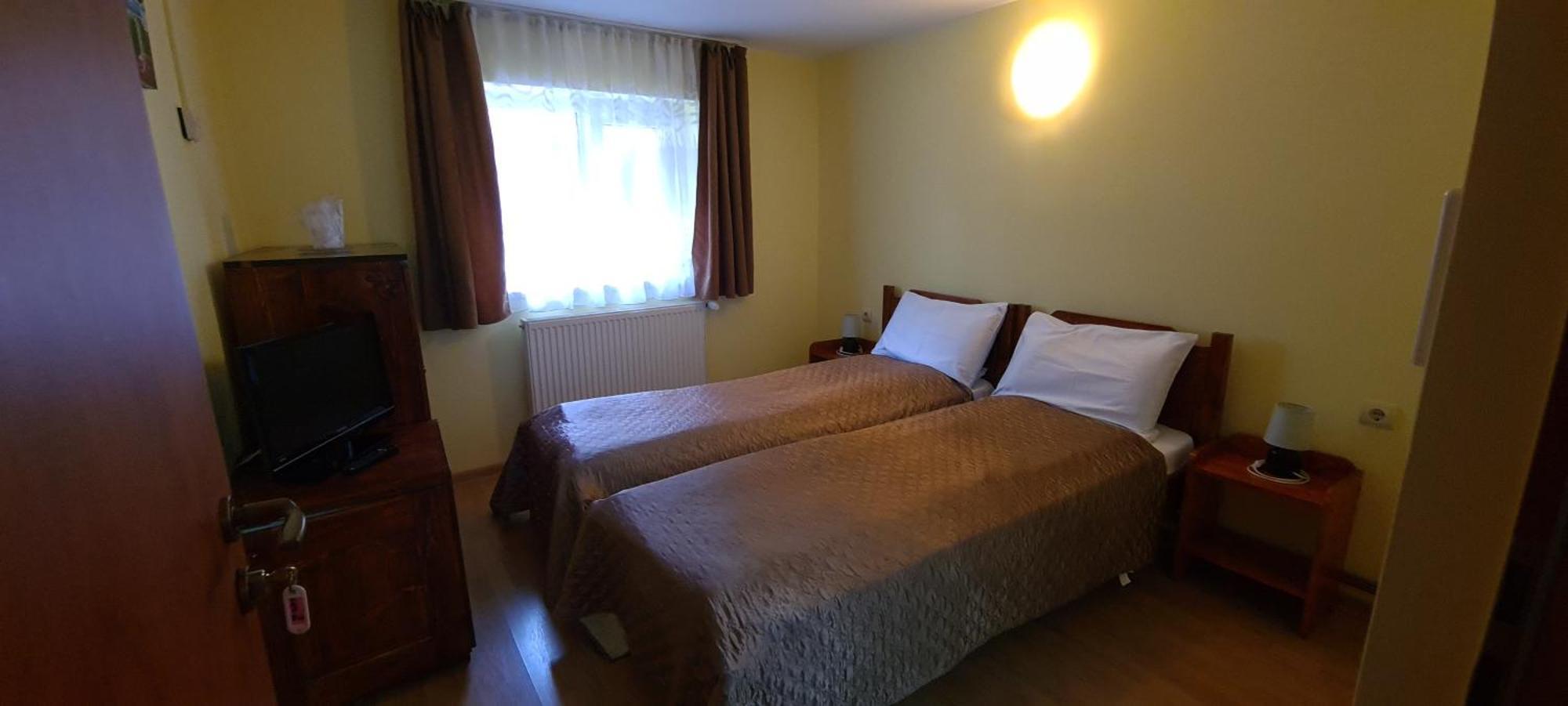Pensiunea Aurora - Great Hostel فوينياسا المظهر الخارجي الصورة