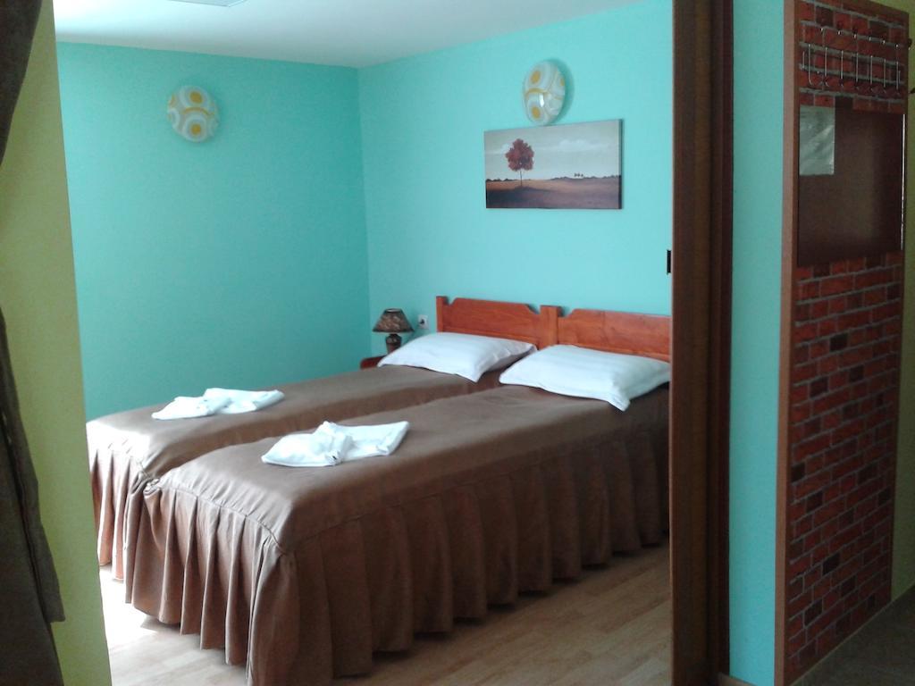 Pensiunea Aurora - Great Hostel فوينياسا الغرفة الصورة